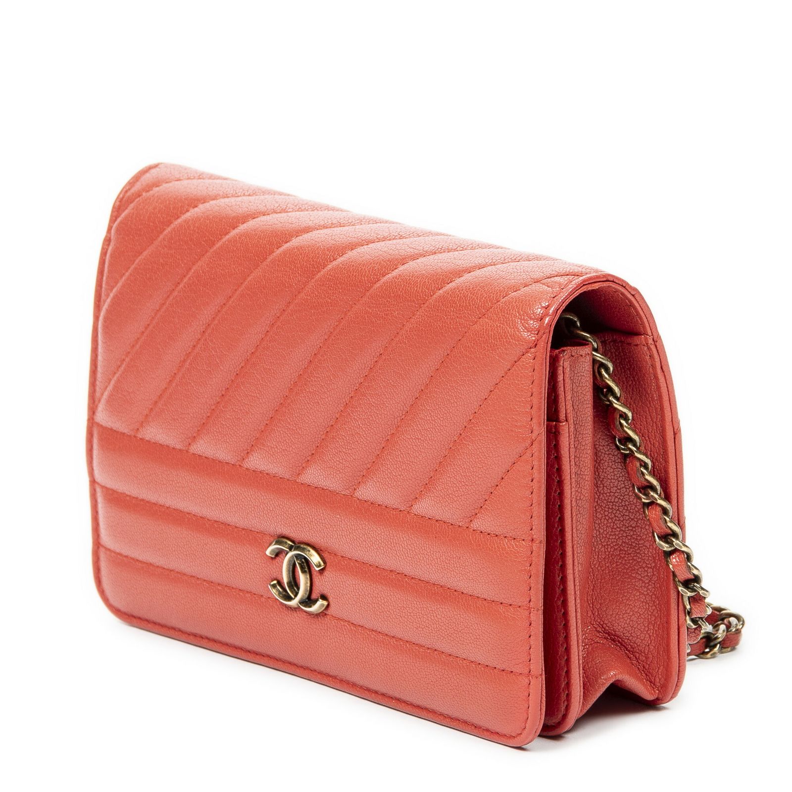 CHANEL シャネルチェーン上のCCウォレット赤マトラッセゴートスキンレザーA