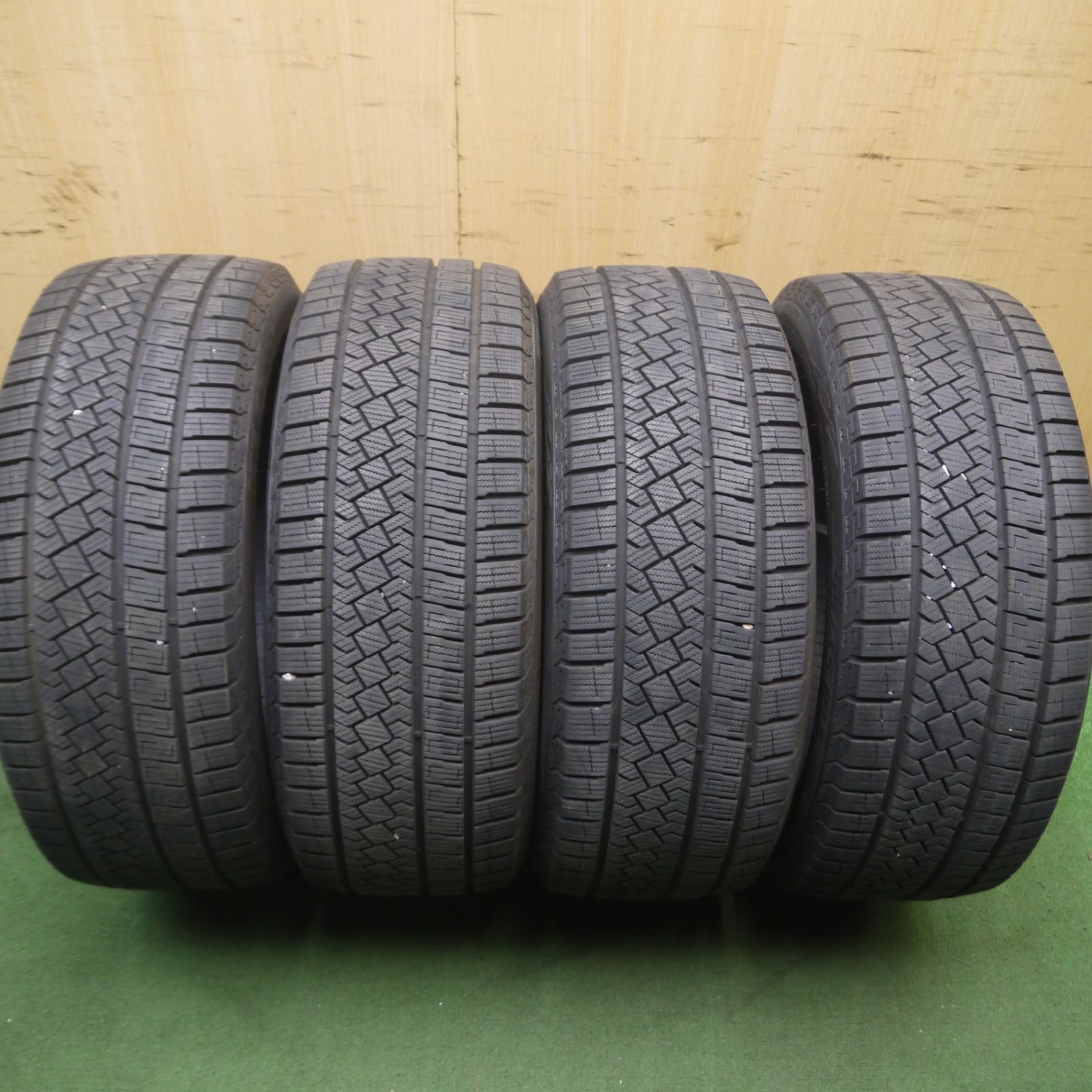 *送料無料* バリ溝！22年！9.5分スタッドレス 215/45R17 ピレリ アイスゼロ アシンメトリコ タイヤ 17インチ 86 BRZ レガシィ 等4042302Hスタ