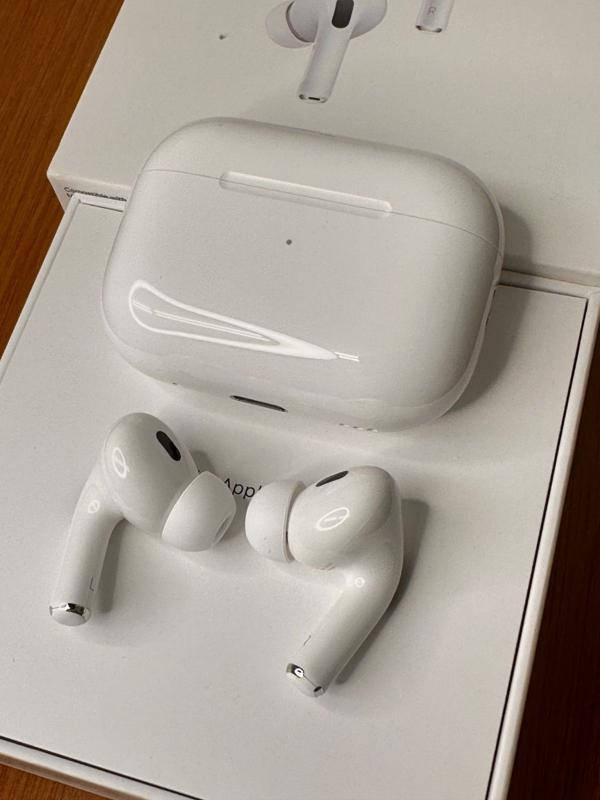 極美品 AirPods Pro 第2世代 MTJV3J/A 通電 動作確認済み