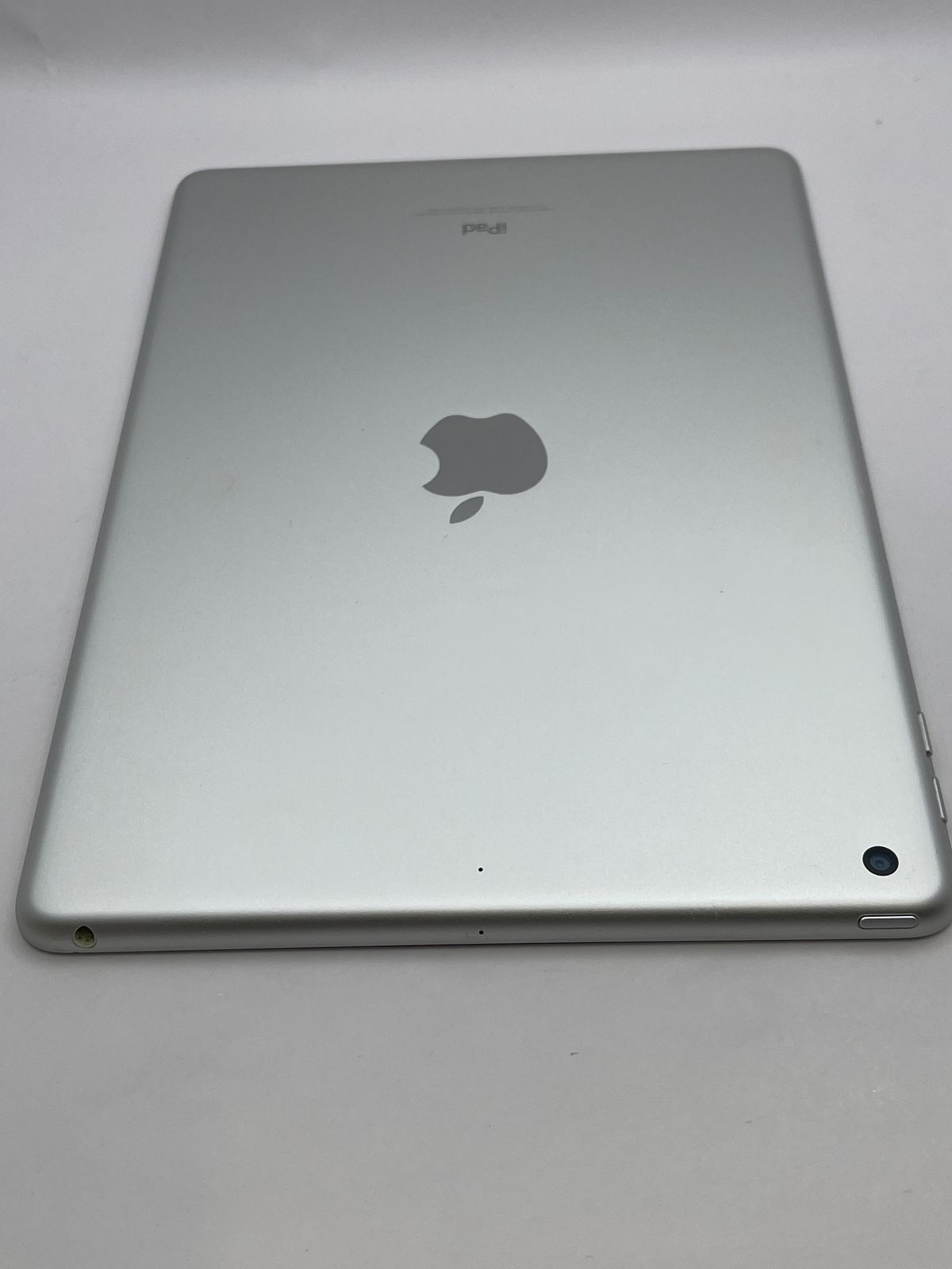 iPad 第5世代 Wi-Fi 128GB シルバー MP2J2J/A A1822