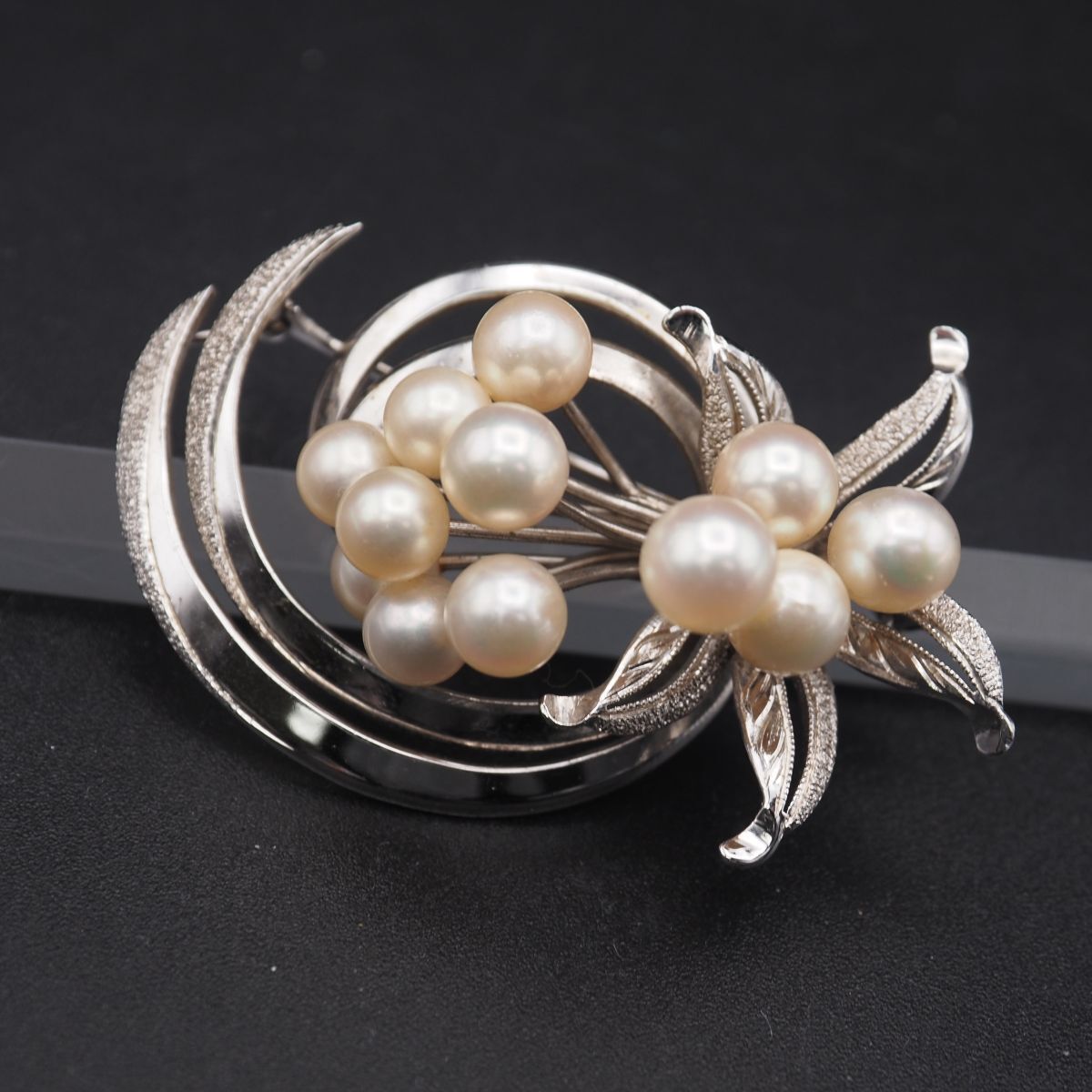 H110 本真珠 5.7-6.8mm12珠 パール STERLING刻印 ブローチ フラワー デザイン シルバー コサージュ 6月誕生石