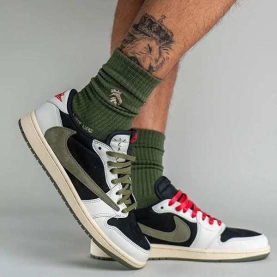 Travis Scott × Nike WMNS Air Jordan 1 Low OG 