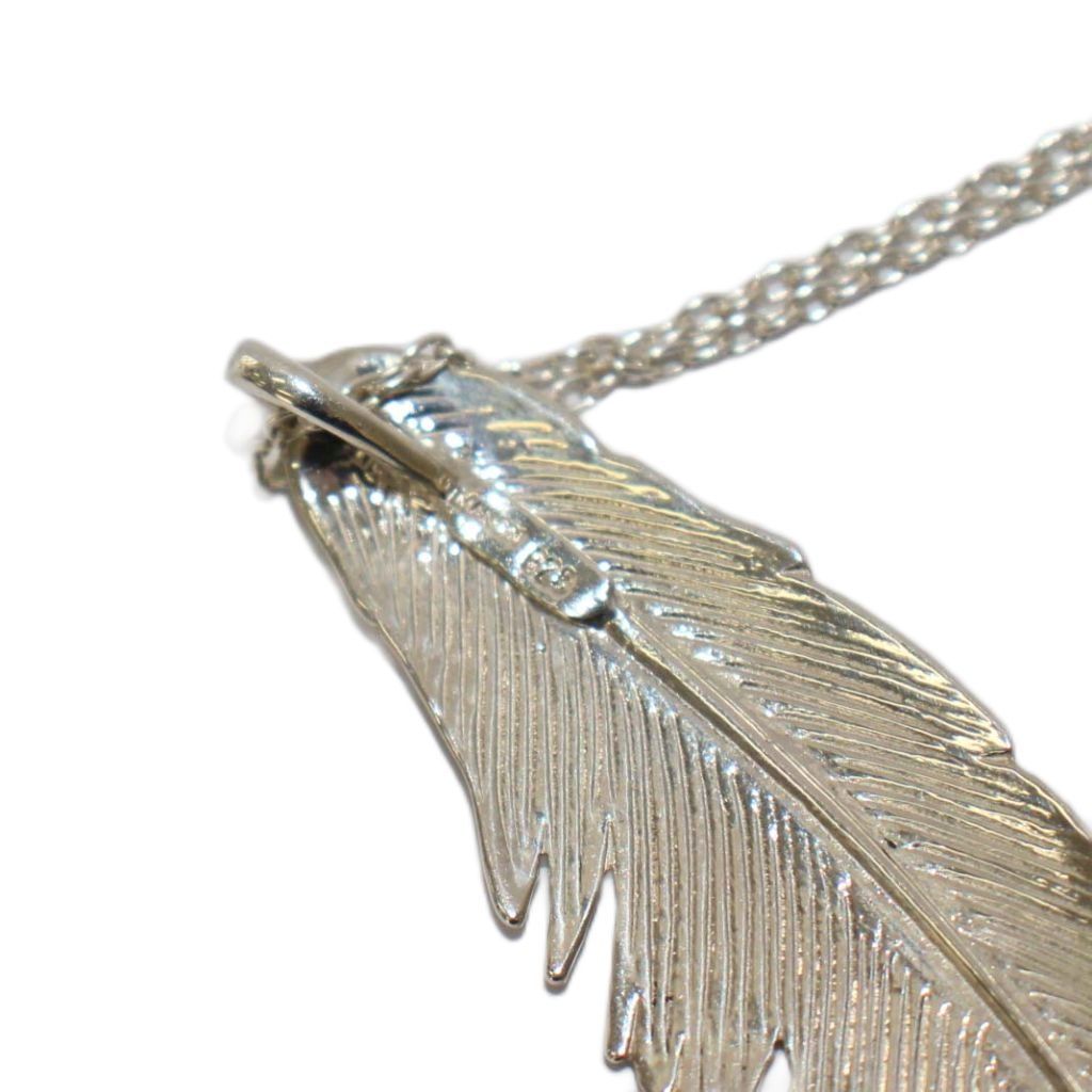 フェザーネックレス