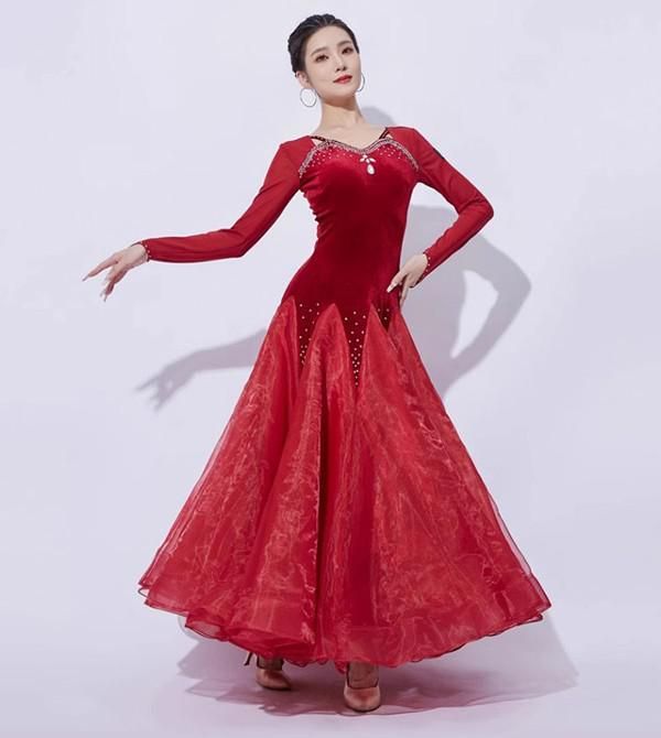 社交ダンスドレス 社交ダンス モダンドレス 大きいサイズ 長袖 広がる裾 スタンダードドレス ワルツダンス ワンピースドレス ダンス衣装 ダンスウェア ステージ衣装 競技会 カラオケ デモ パーティー 発表会 競技着 練習着 舞台 演奏会 演出 黒 赤