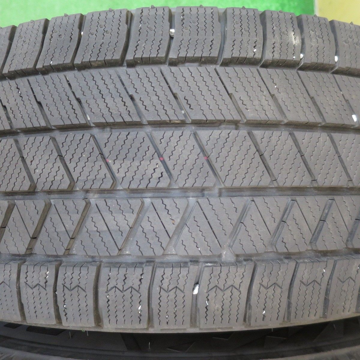 バリ溝！23年！キレイ！9.5分☆日産 T31 エクストレイル 純正 235