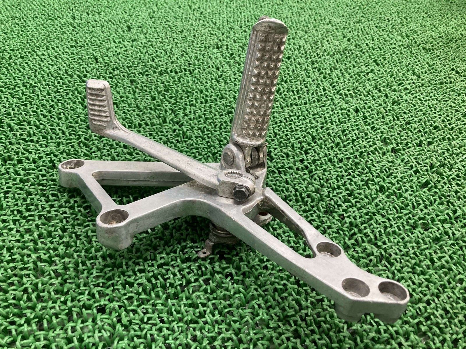 CBR400Fフォーミュラ3 ステップ 右 MJ6 ホンダ 純正 バイク 部品 NC17 F3 ブレーキペダル ペグ 車検 Genuine Wh