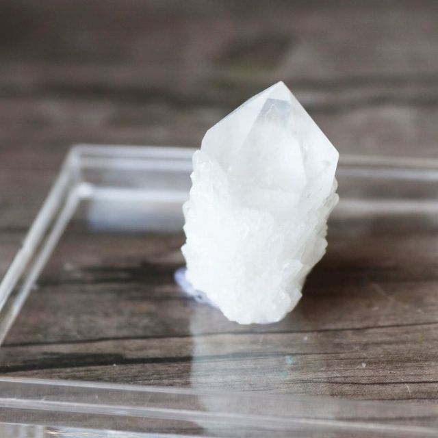 ミニ パイナップル クォーツ 水晶 1個 ケース付き マダガスカル ミニ パイナップル クォーツ 水晶 1個 ケース付き マダガスカル