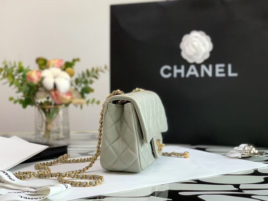 CHANEL シャネル ミニマトラッセ・チェーンショルダーバッグ