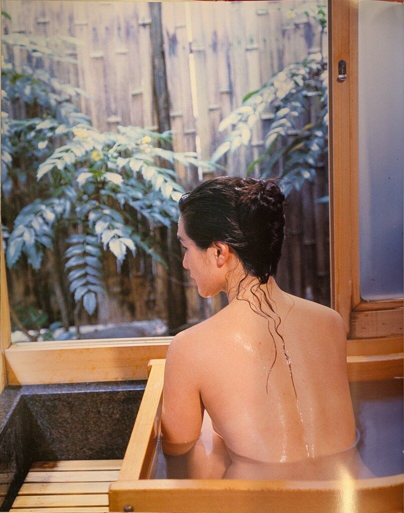 R18 荒木経惟 情事 白都真理写真集 - メルカリ