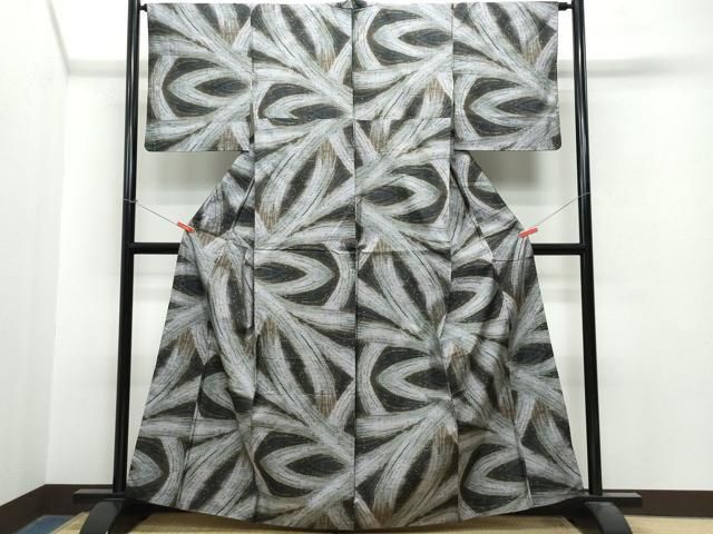 平和屋着物○本場大島紬 7マルキ 吉祥霞文 正絹 逸品 CAAS8748vf