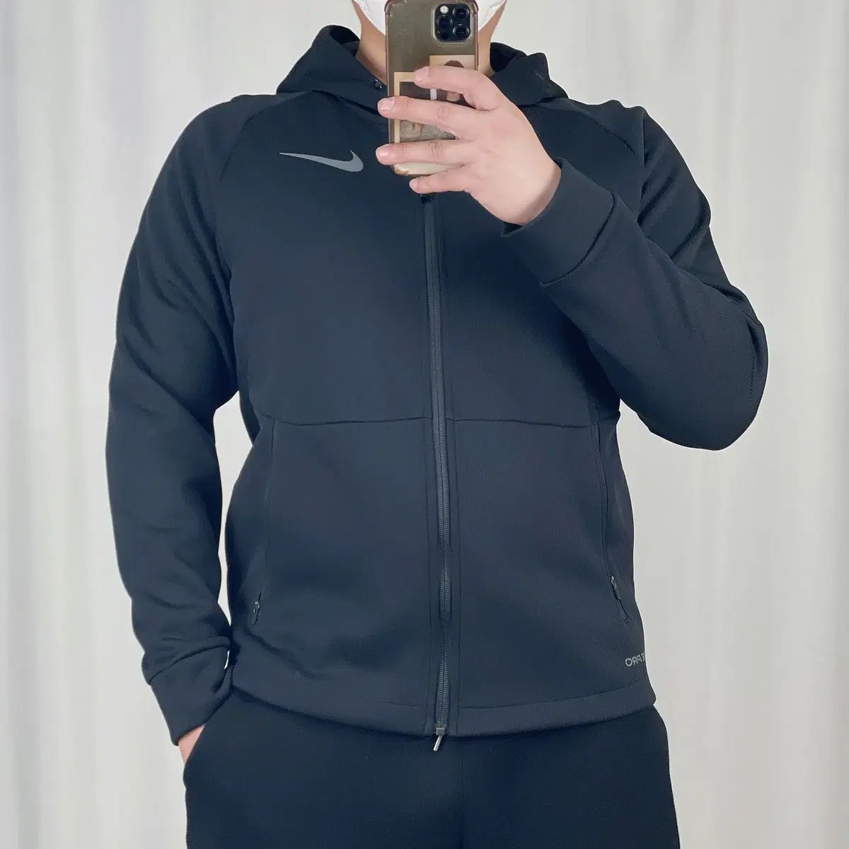 NIKE ナイキジップアップ パーカー サーマ 裏起毛 パープル Lサイズ ナイキ NIKE サーマフィット裏起毛 Sサイズ 秋冬 パーカー ブラック 黒