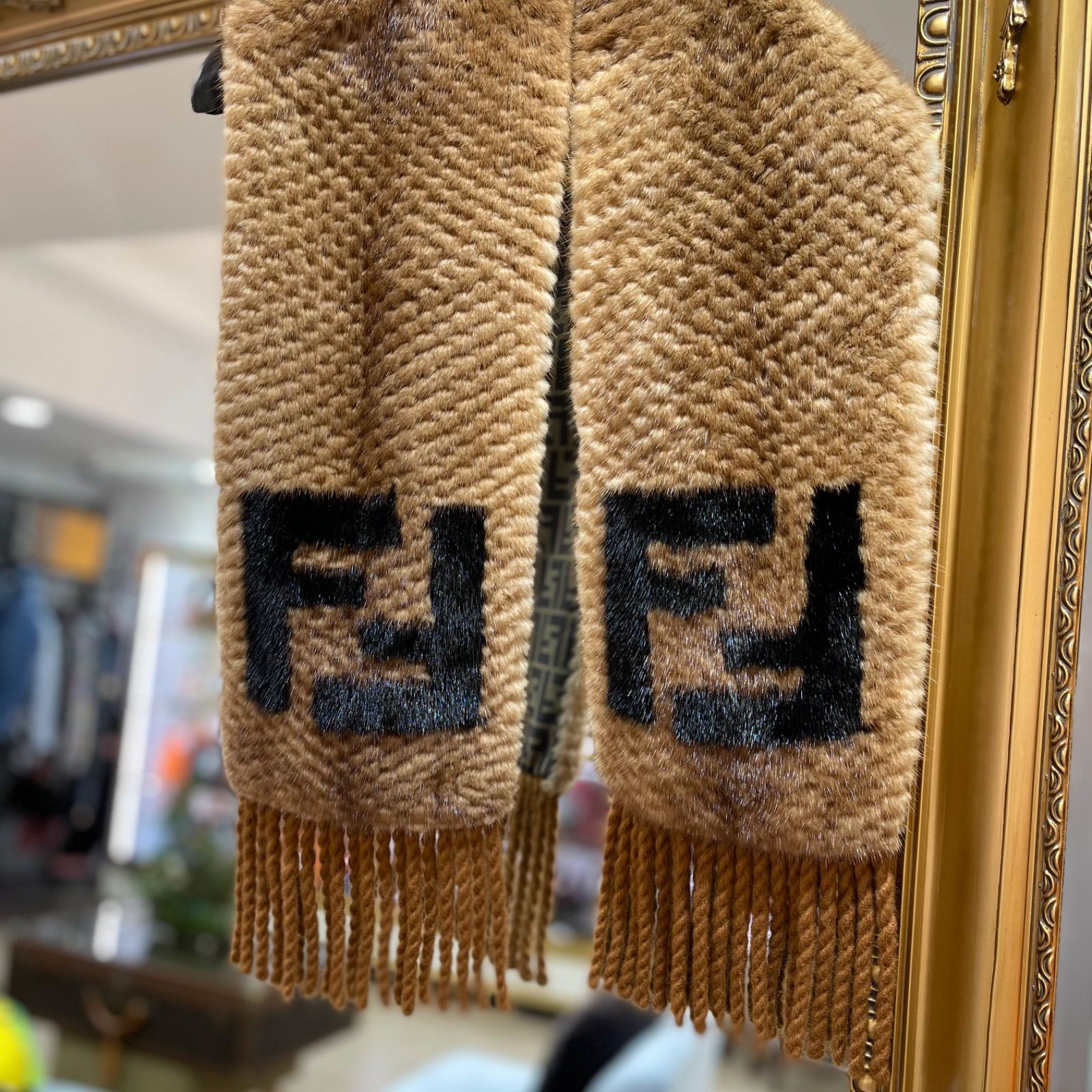 新品同様品】FENDI フェンディ FNG470A5NFF01EA FFロゴ ミンク