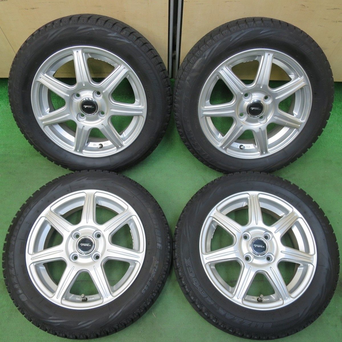 ブリヂストン ブリザック REVO GZ 155/65R14 スタッドレスタイヤ 
