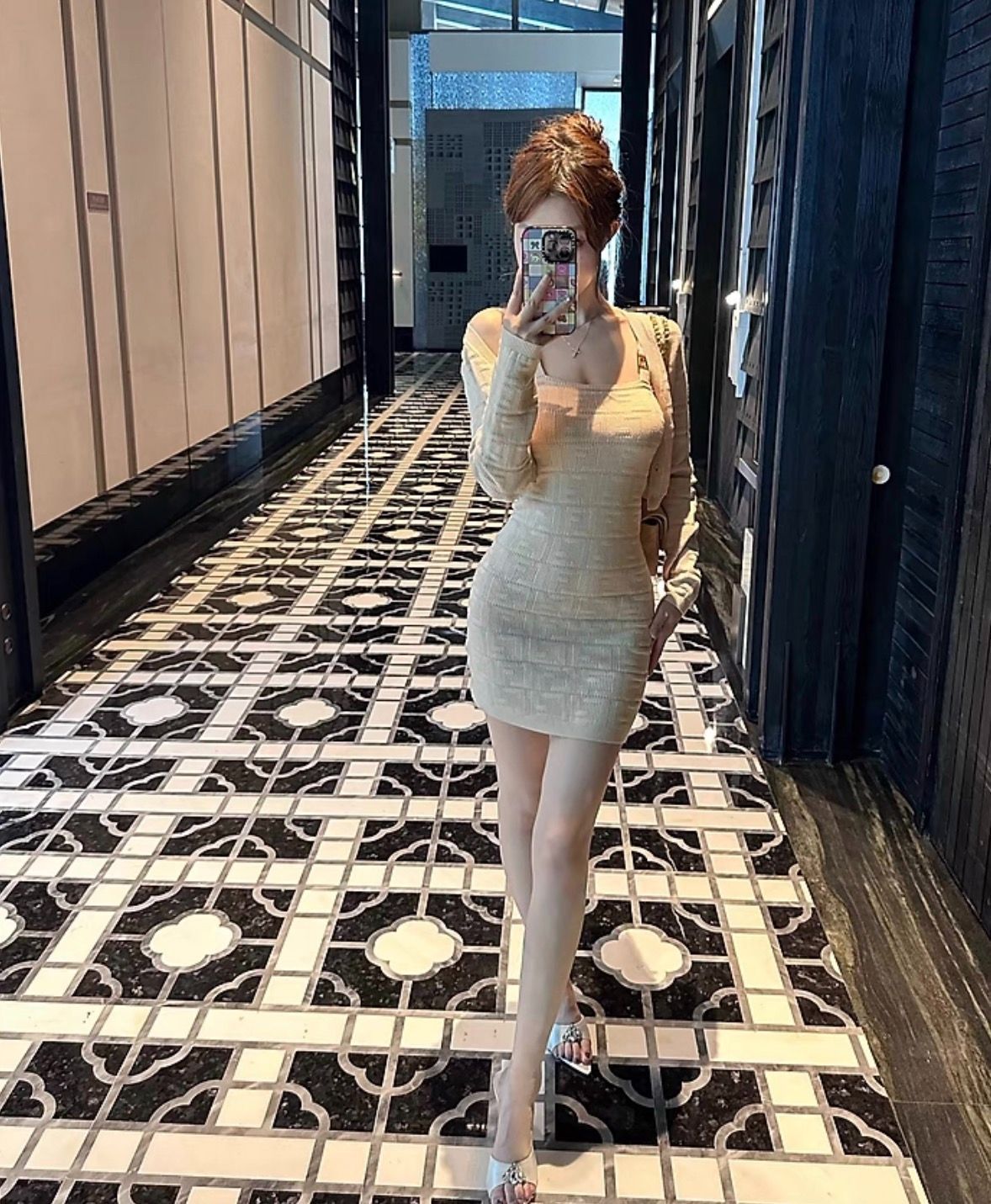 FENDI ニットスカート　ベージュ　36 美品 フェンディ FENDI 子供服 ニットトップス 半袖 レディース