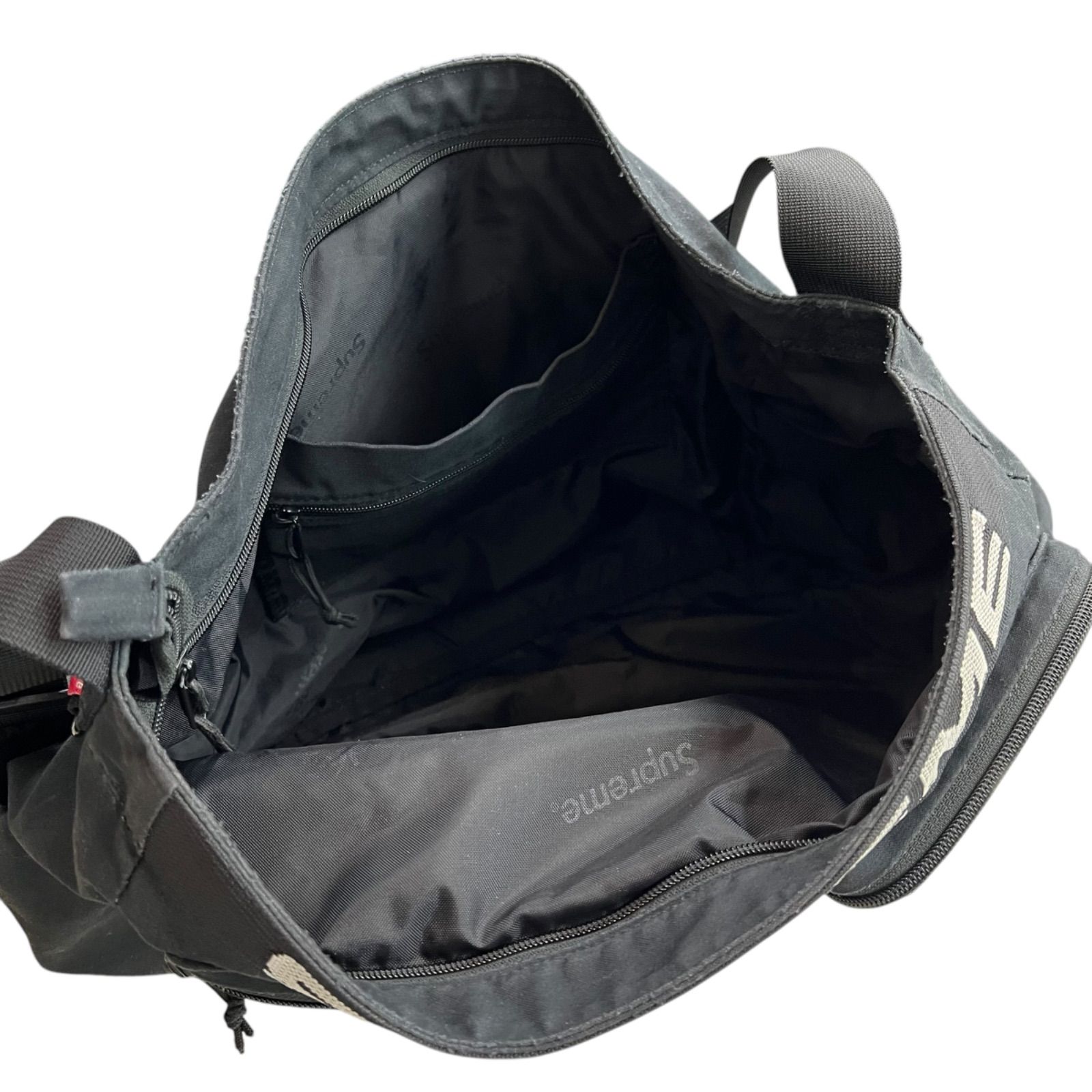 バッグ supreme 23ss Field Messenger Bag Gonz シュプリーム SUPREME 23ss x GONZ マーク ゴンザレス Field Messenger