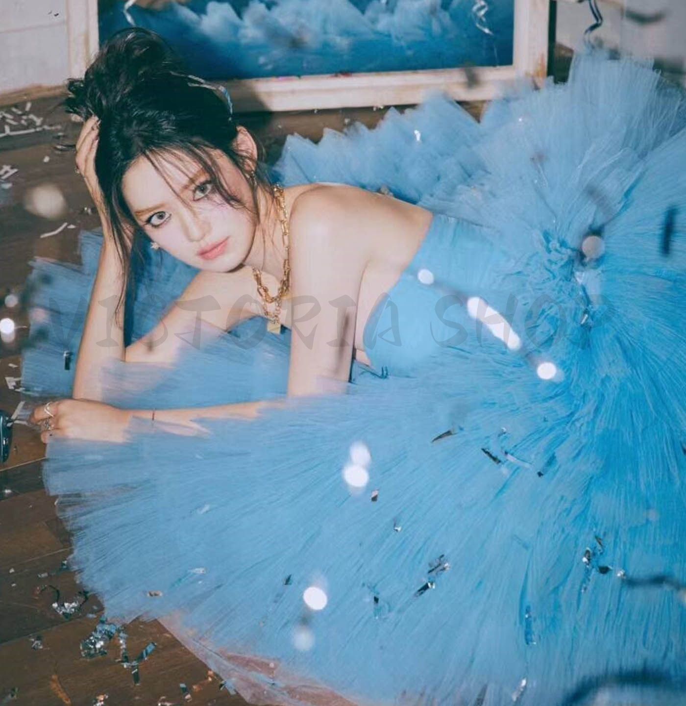 アリスアンドオリビア 定価13万円 エベリナミディラッフルドレス 刺繍