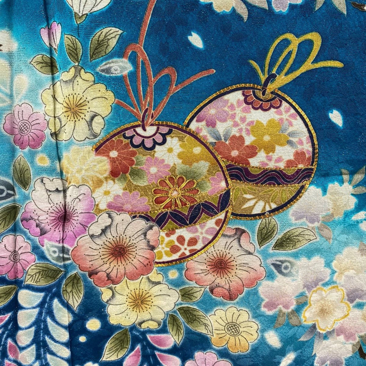 くす玉 辻が花柄
