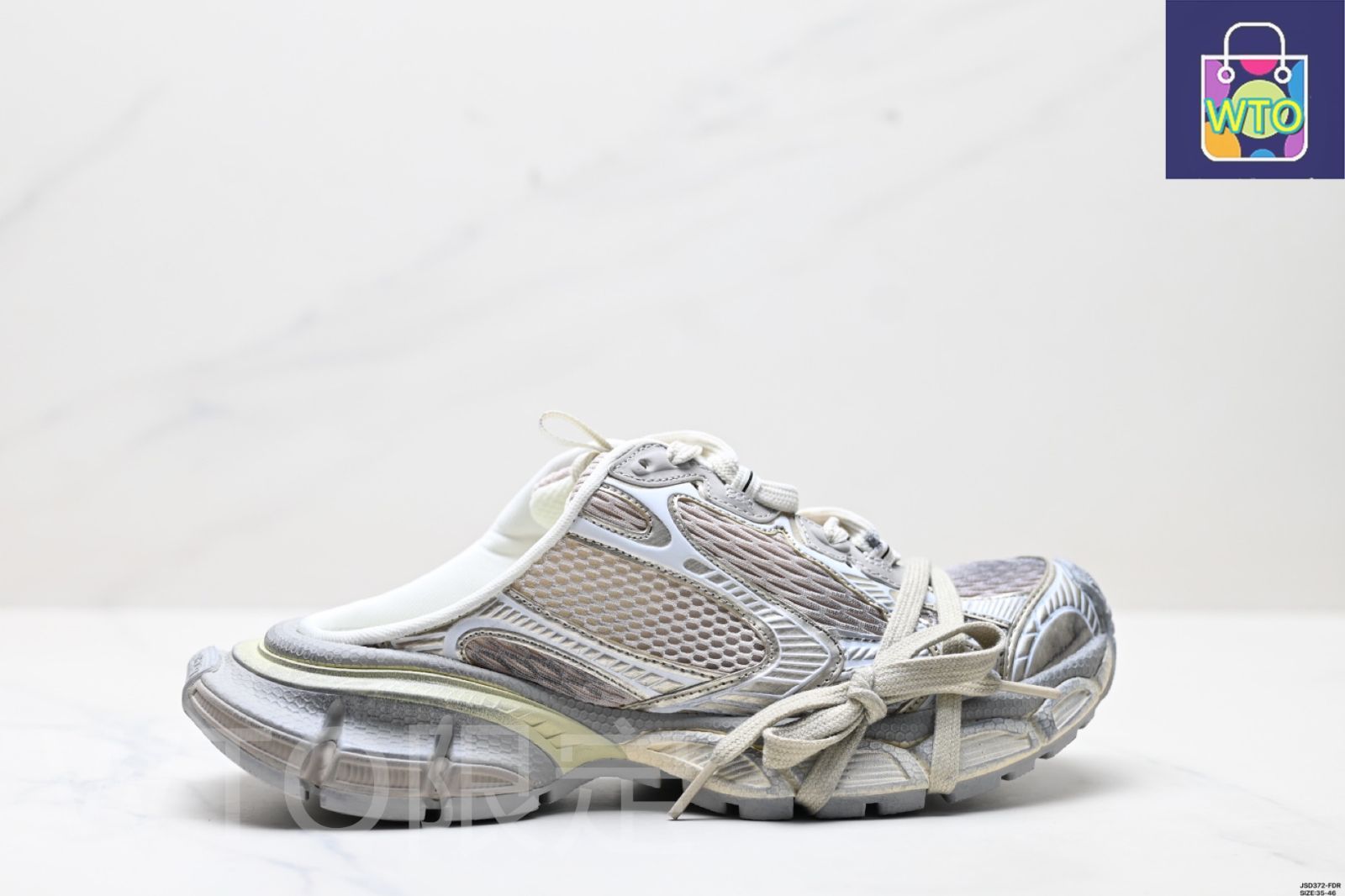 バレンシアガ（Balenciaga）3XL Mule 革（かわ）製（せい