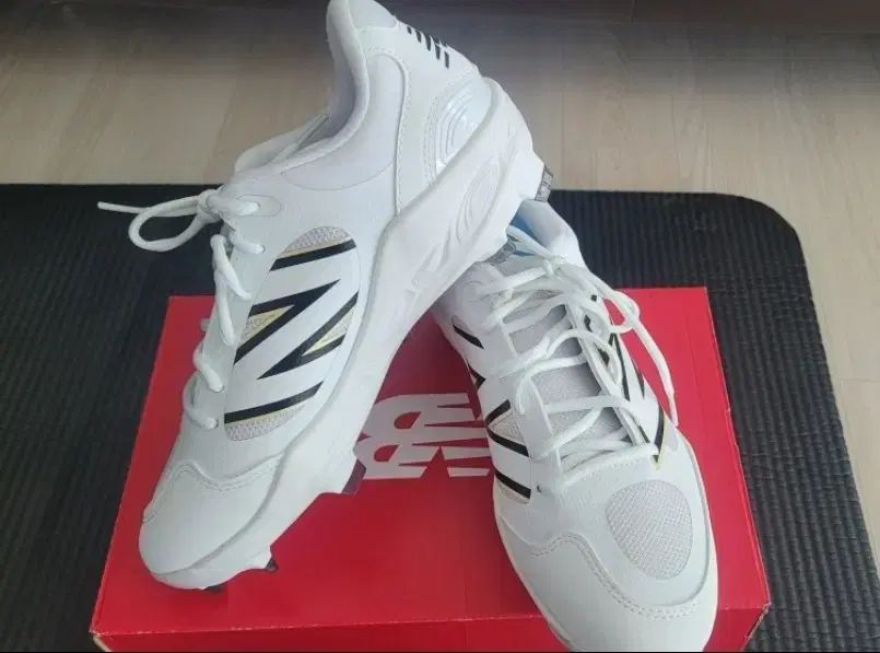 New Balance ニューバランス 野球 ポイント化 265 サイズ です