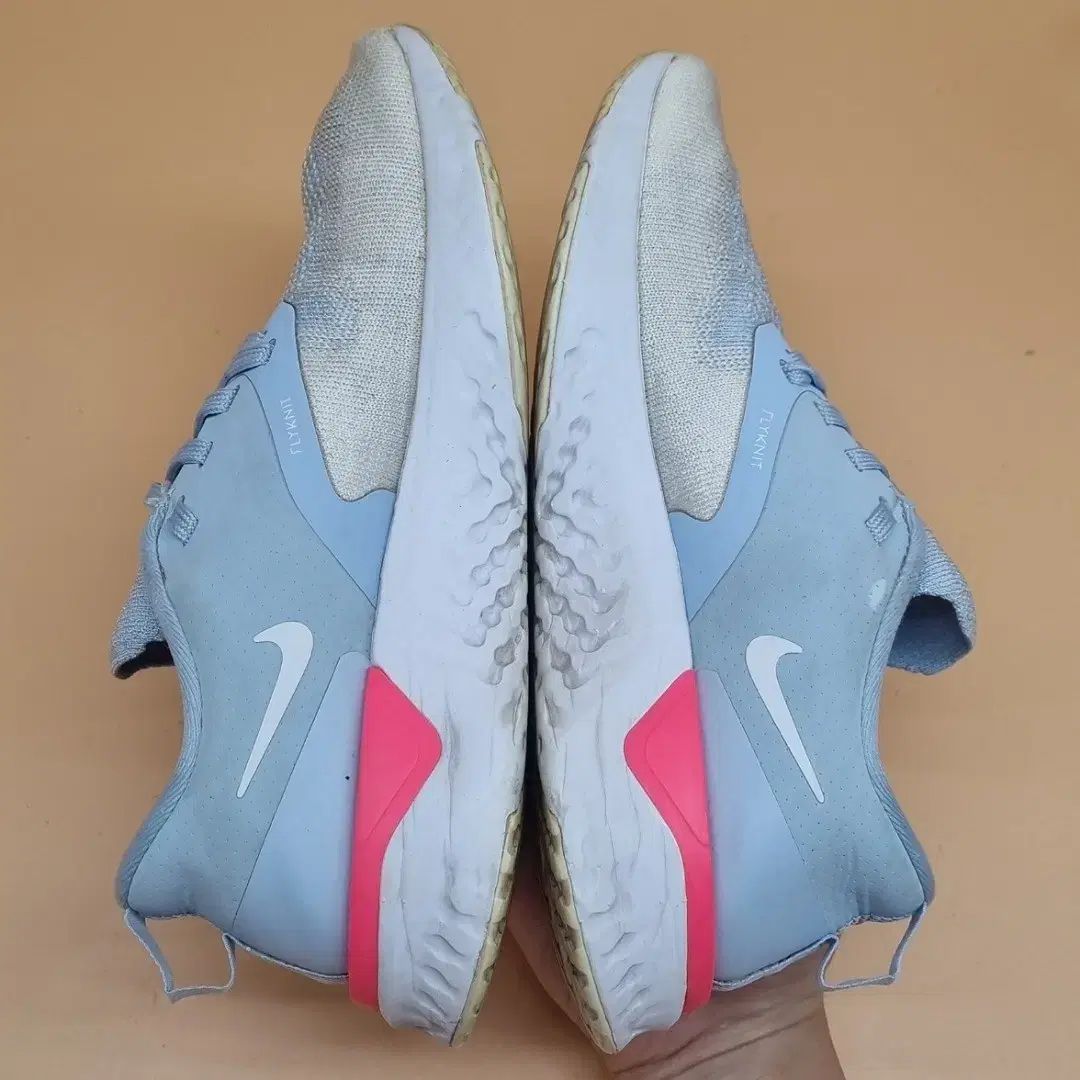 NIKE - 【極美品】ナイキ　オデッセイリアクト　スニーカー　レディース NIKE(ナイキ) オデッセイ リアクト レディースランニング