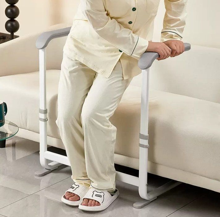 新型ソファー手すり老人 昇降起床補助支持フレーム安全滑り止め移動補助 その他 歩行補助 転倒防止