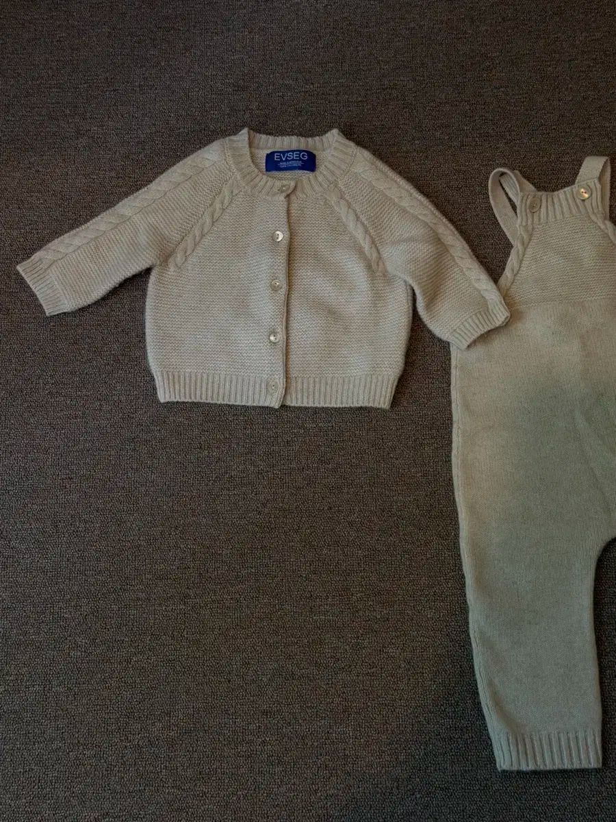 未着用 ベビー服 18 m カシミア サスペンダー セットアップ カーディガン