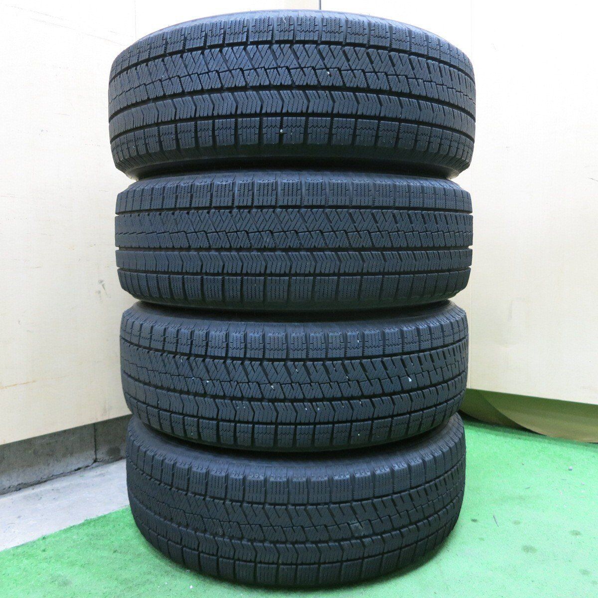 バリ溝 23年！☆アウディ A1 等 185/60R15 スタッドレス