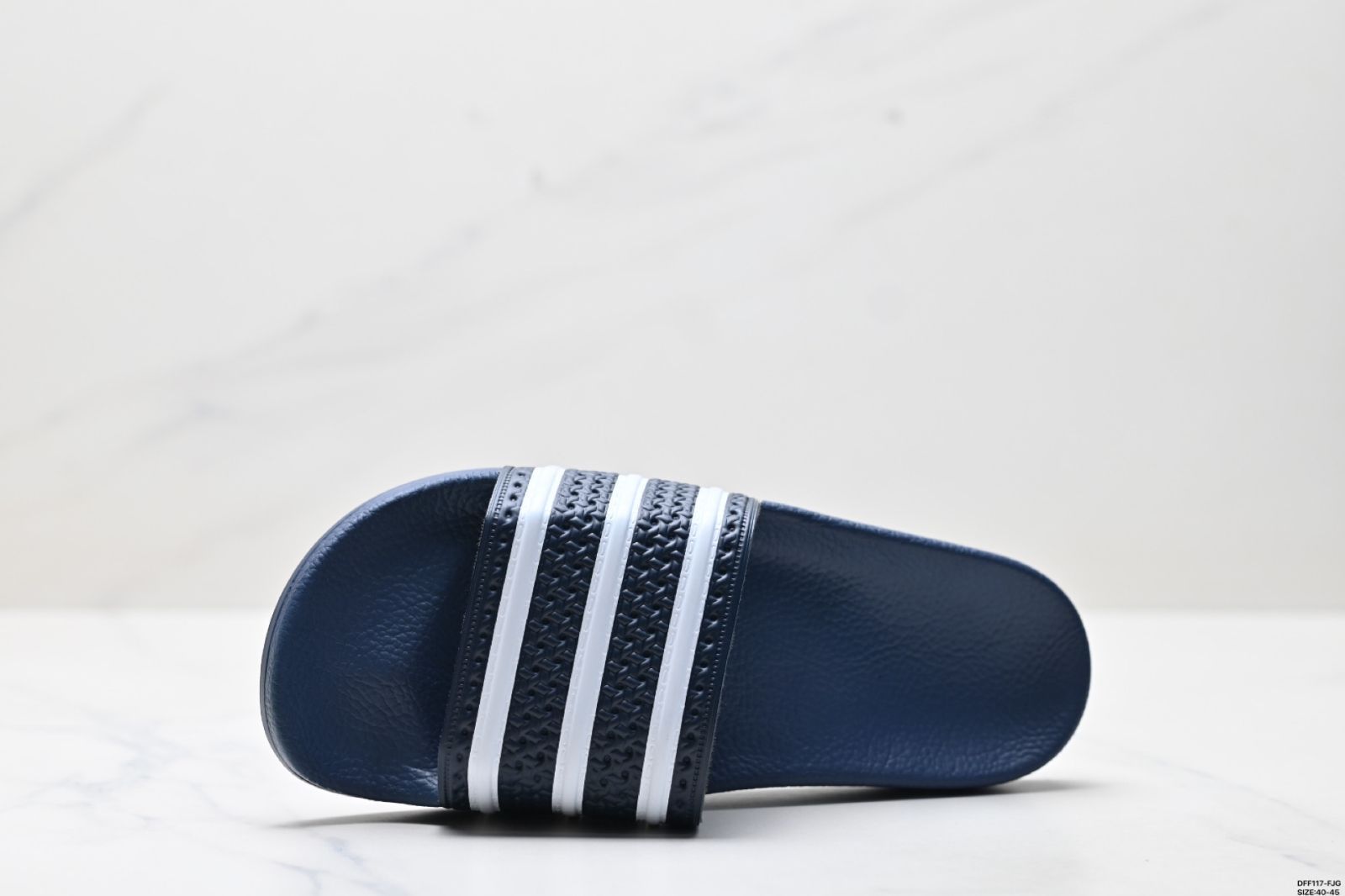 今日 Adidas originals Adilette アディダス スポーツ用快適ゴム底スリッパ