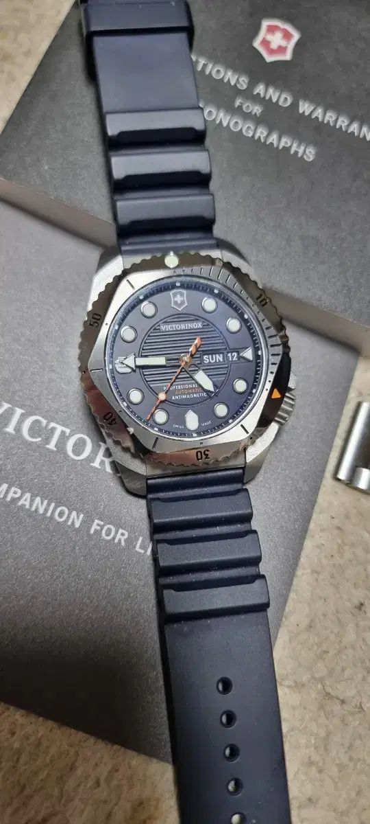VICTORINOX ビクトリノックス ダイバー 時計 オートマティック 青文字盤