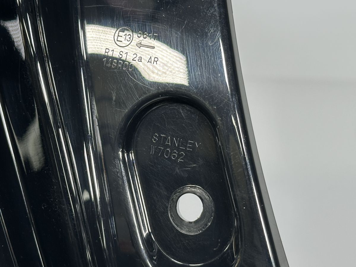 お試し 破損キズなし 低走行 スイフト ZCDDS ZCEDS ZDDDS ZDEDS 純正 左テールランプ Assy テールライト LED 35604-69T00 W7062 管理31488 【新品、本物、正規品】