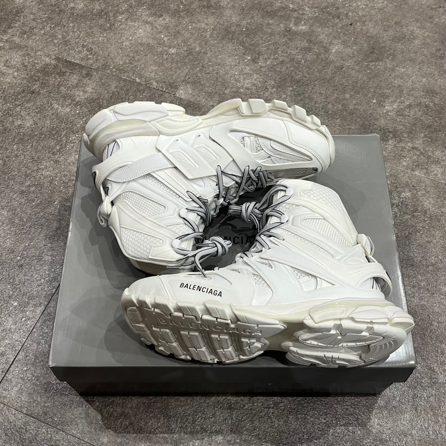 新品 BALENCIAGA TRACK HIKE 'WHITE' トラックハイ スニーカー 654867