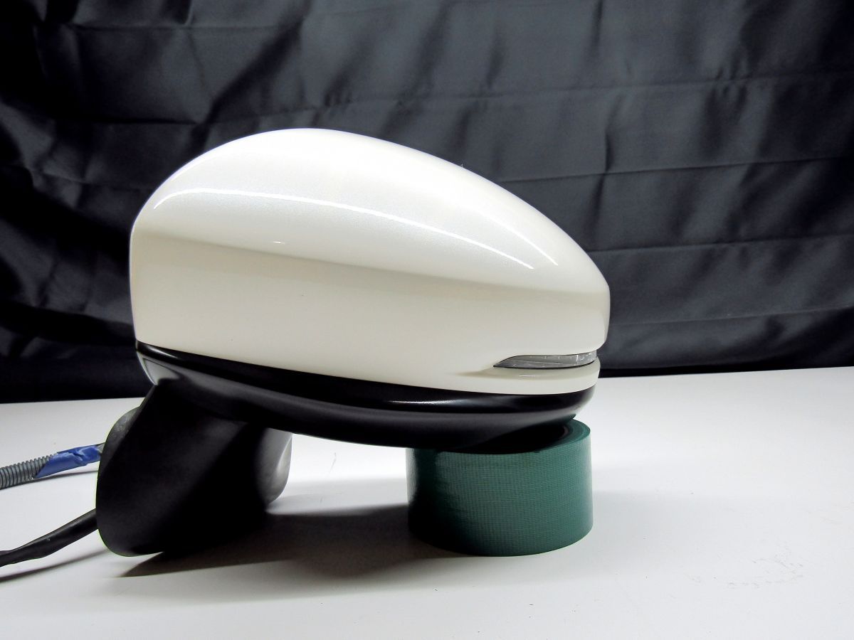 ホンダ GP5 フィット ハイブリッド 純正 左 ドアミラー 7P パール NH624P 76258-T5A-J31 助手席側 GK3