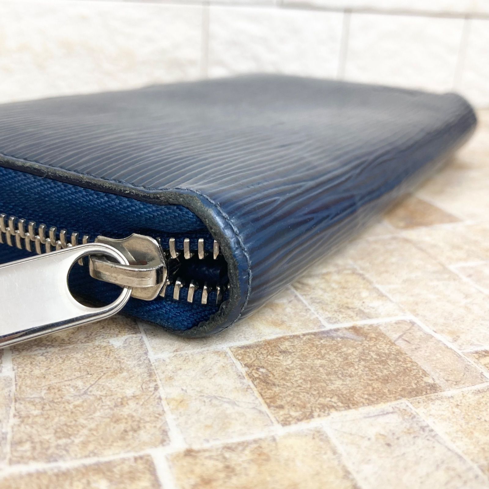 Louis Vuitton長財布ネイビー ルイヴィトンエピジッピーヴェルティカル