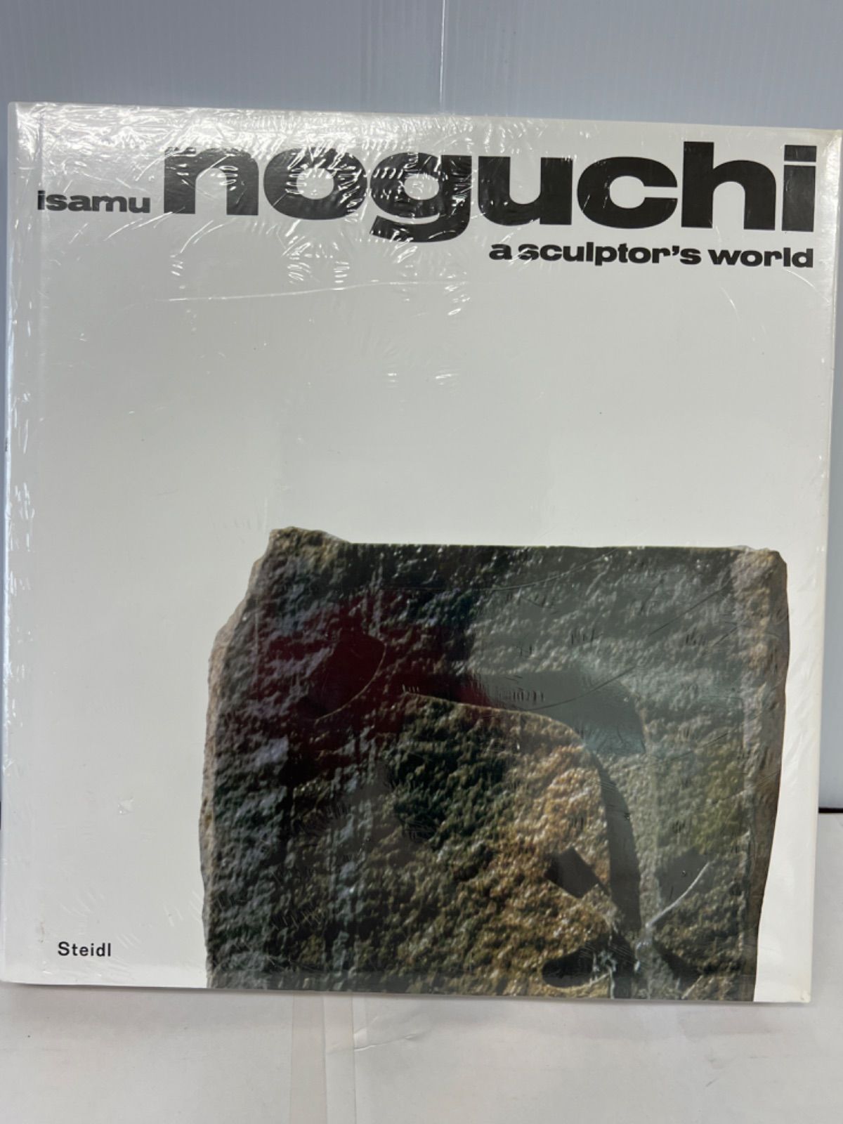 【Z1-35】洋書:  isamu  noguchi  a sculptor’s world
