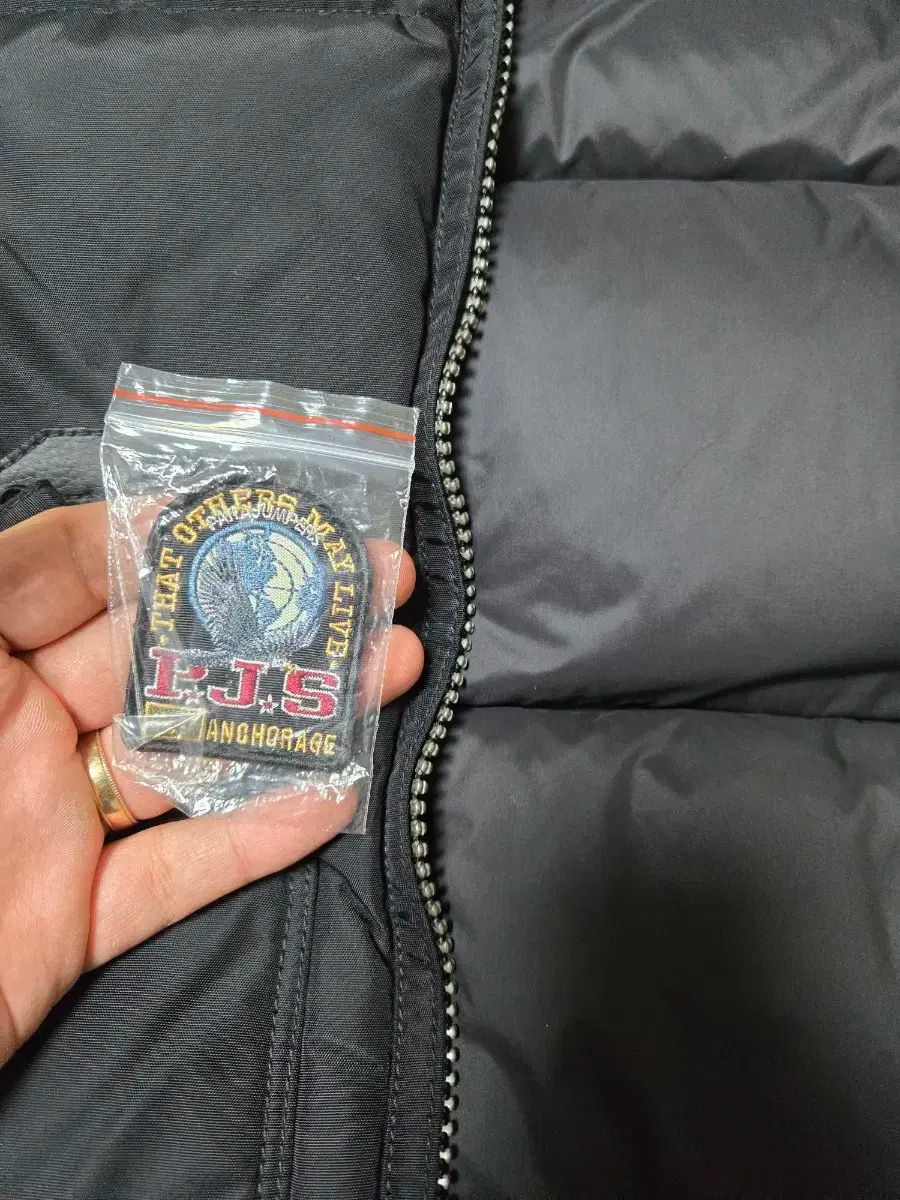 PARAJUMPERS(パラジャンパーズ) コブック 黒 ダウンベスト xl