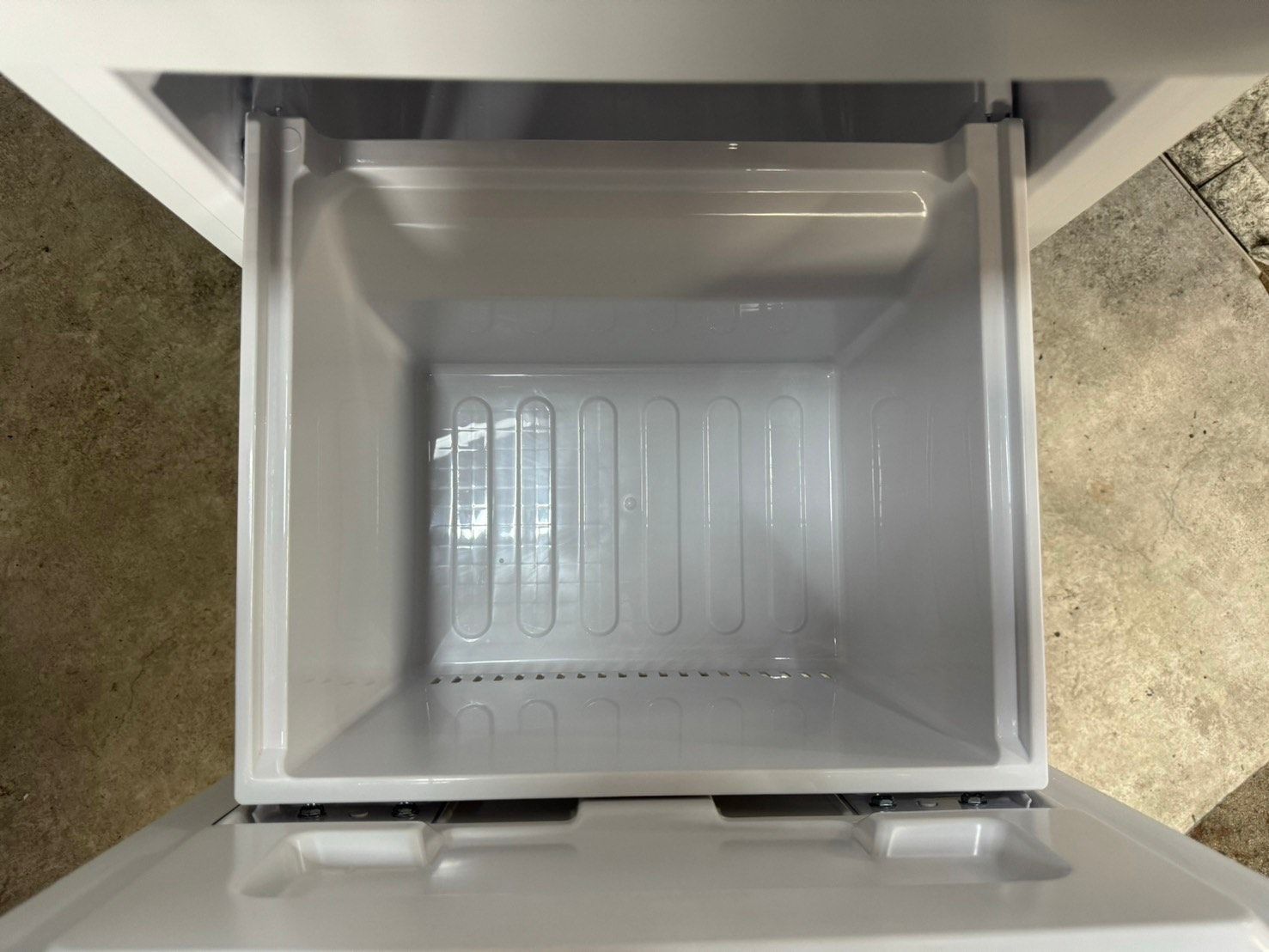 高年式 美品】大阪送料無料☆3か月保障付き☆冷蔵庫☆2023年☆シャープ  