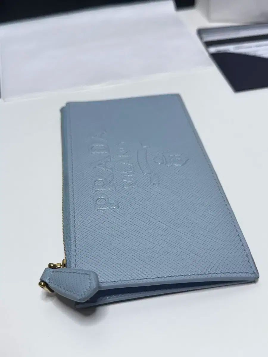 サフィアーノ エンボス加工