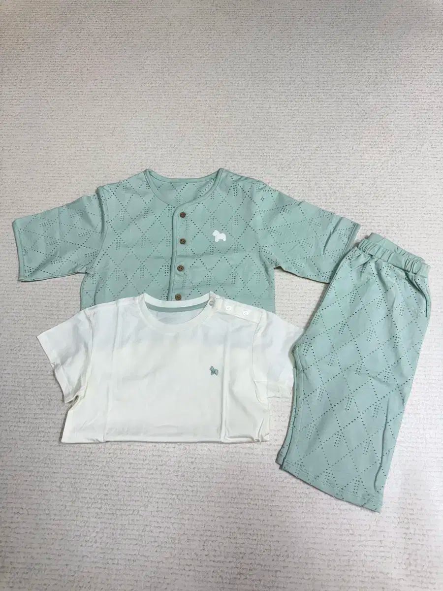 品質保証で、高速配送! ♥ Ettoi エトワ アウター 上下セット セットアップ