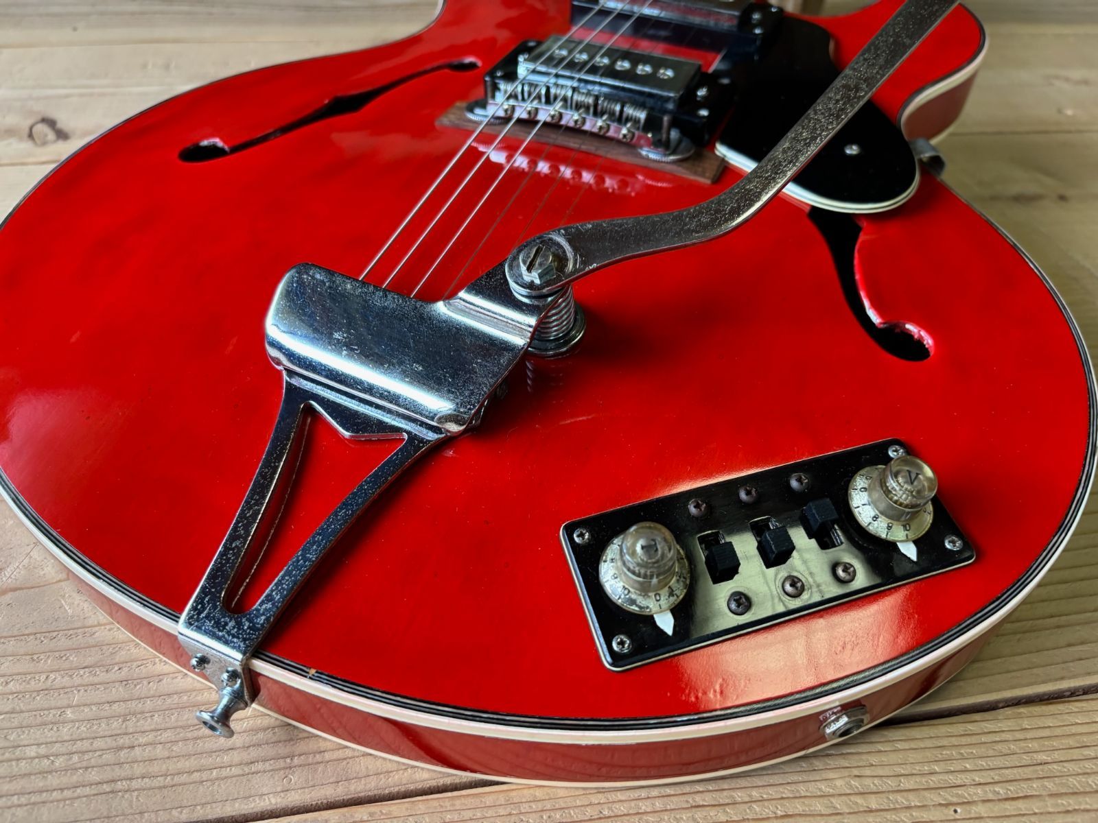 日本製フルアコタイプギター エピフォンカジノタイプ メーカー