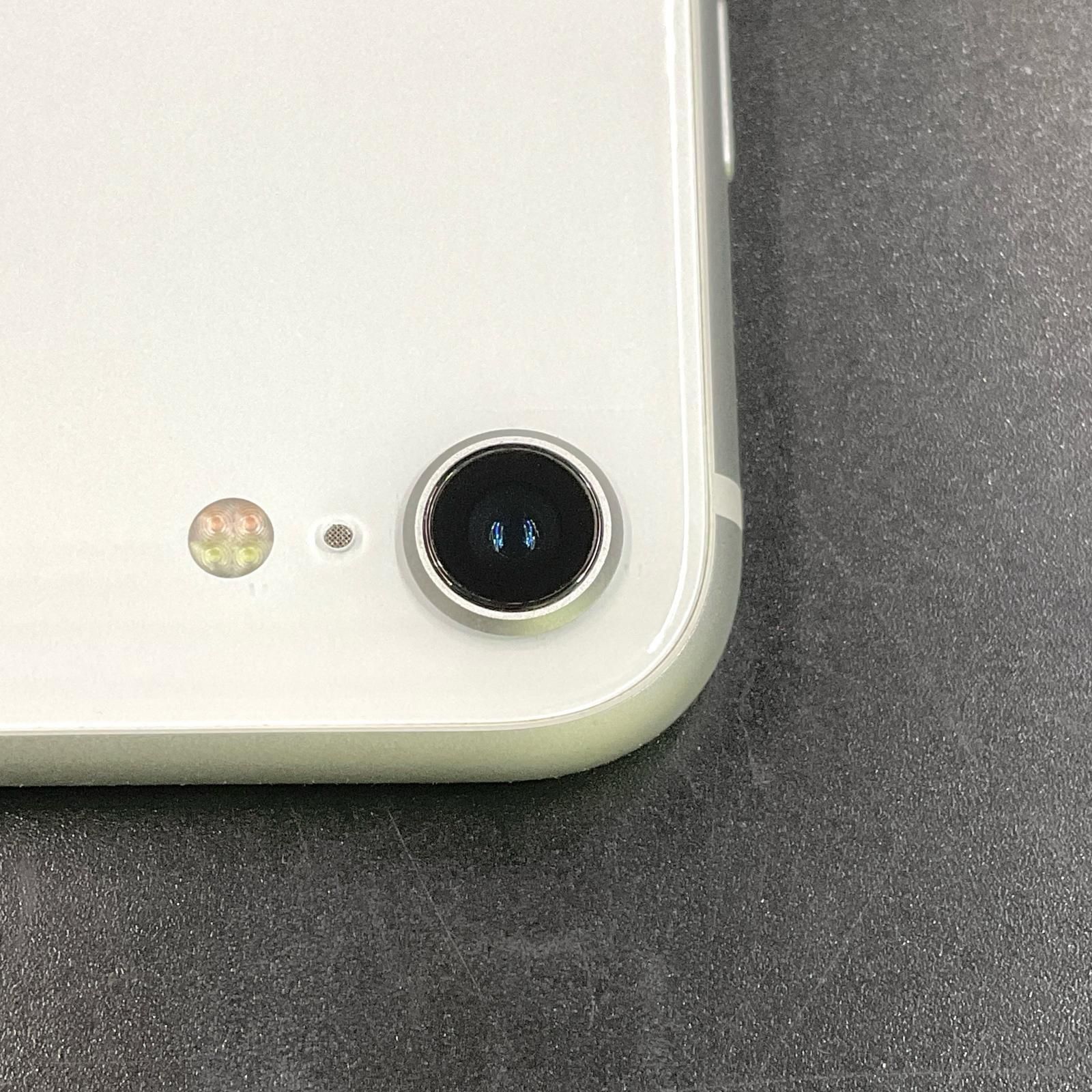 Apple 工場 iPhone SE（第2世代） 64GB ホワイト au 白ロム 動作確認済