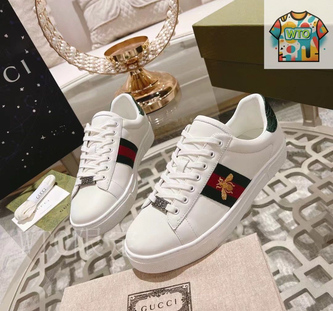 GUCCI ホワイト スニーカー 星型装飾 org.jpg