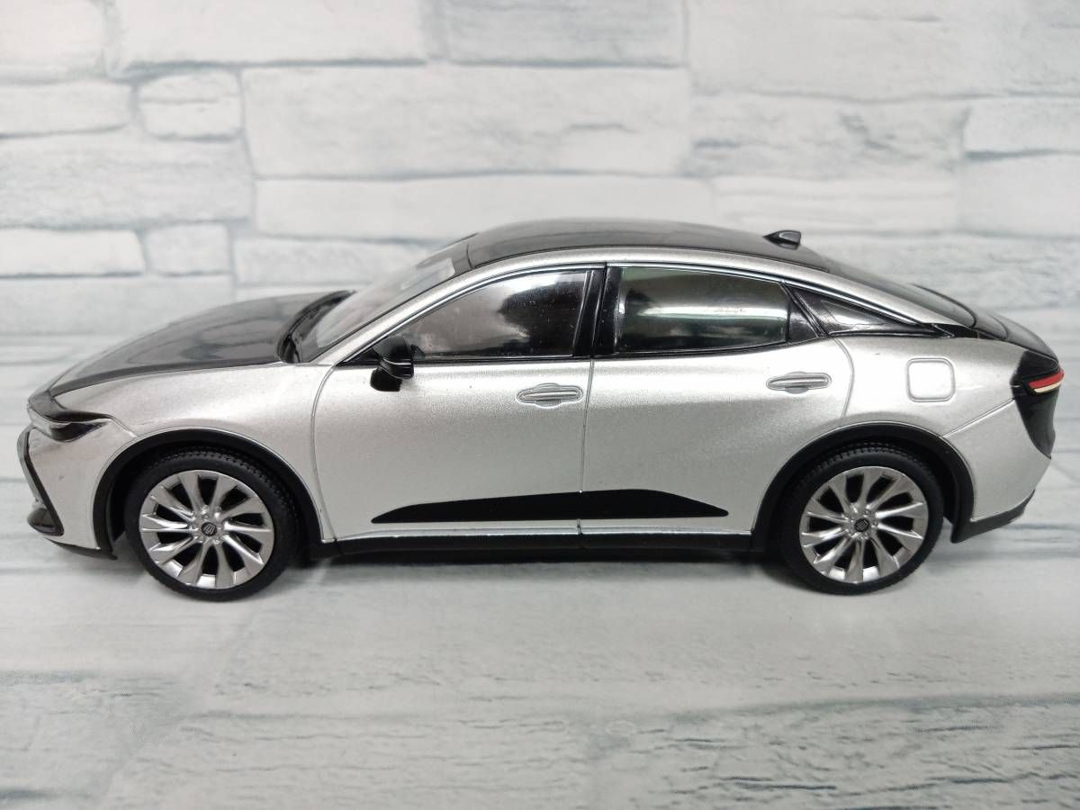 ミニカー 1/30 ミニカー クラウン RS アドバンス プレシャスホワイト