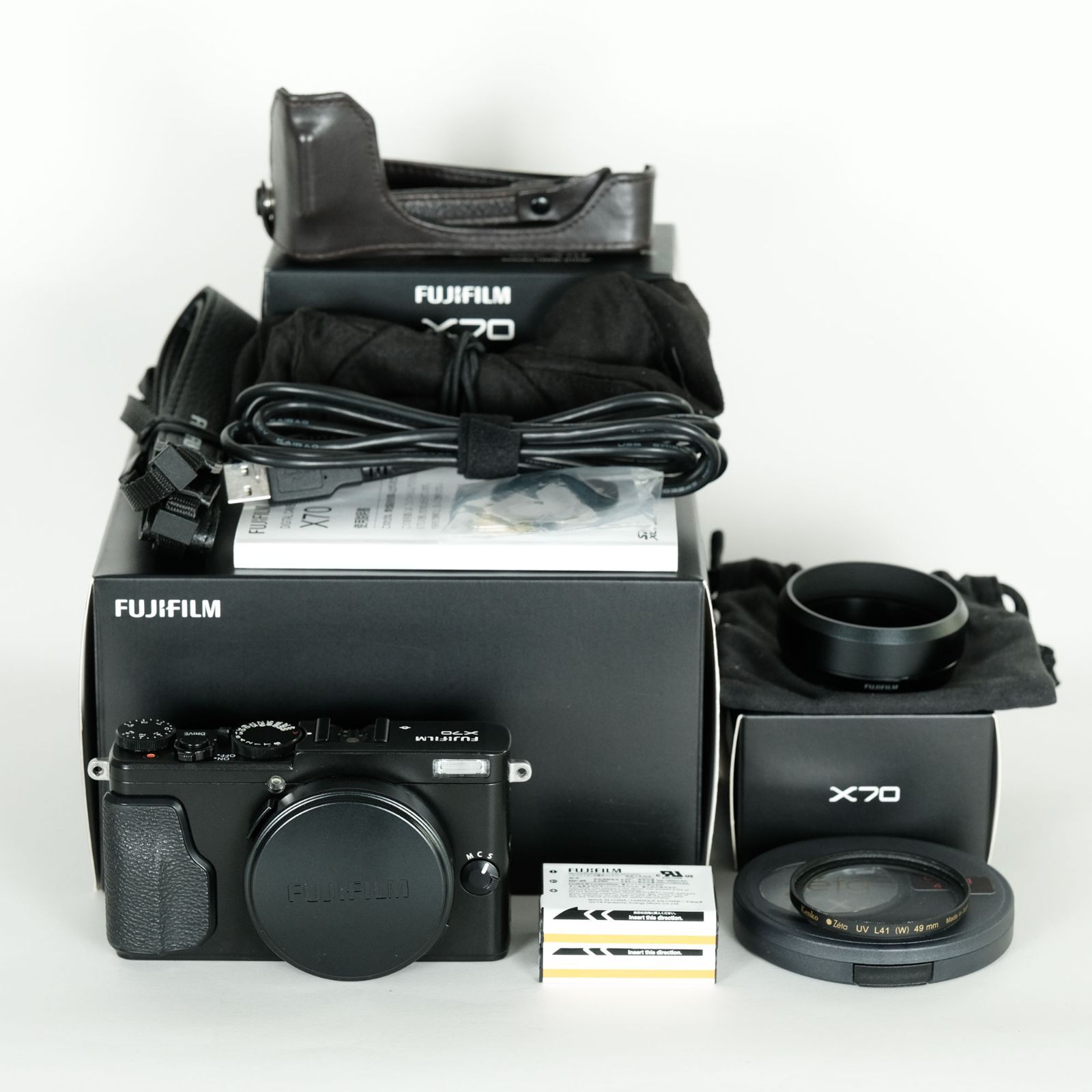 【美品】fujifilm x70 コンパクトデジタルカメラ 付属品多数 美品】fujifilm x70 コンパクトデジタルカメラ 付属品多数 FUJIFILM