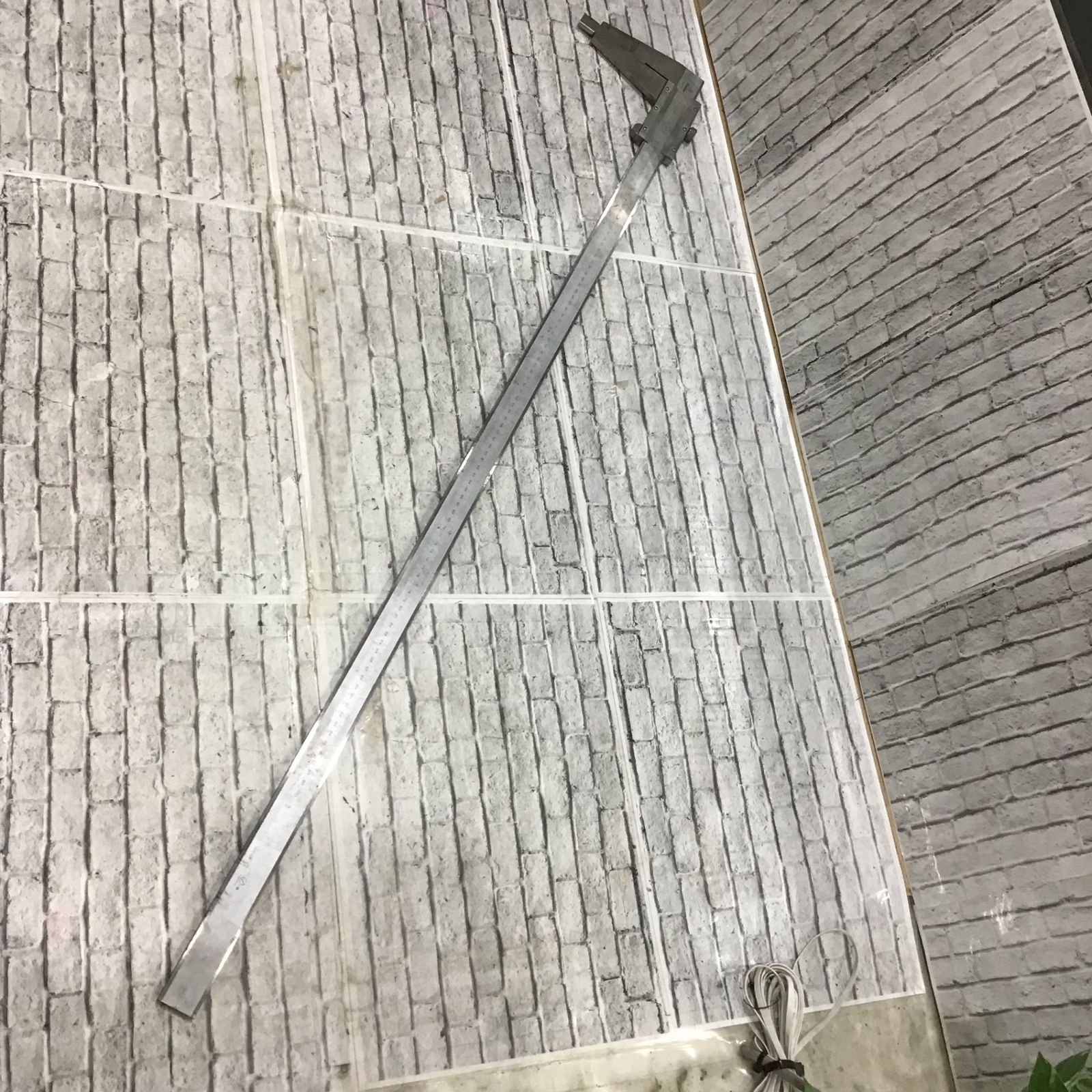 【中古品】Mitutoyo ミツトヨ ノギス 1000mm 精度不明 【川口店】
