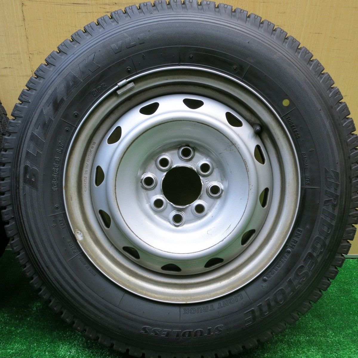 バリ溝 23年 ほぼ10分 スタッドレス 165R14 8PR ブリヂストン ブリザック VL1 スチール ホイール 14インチ PCD100 114.3|4H マルチ 5100906HAス