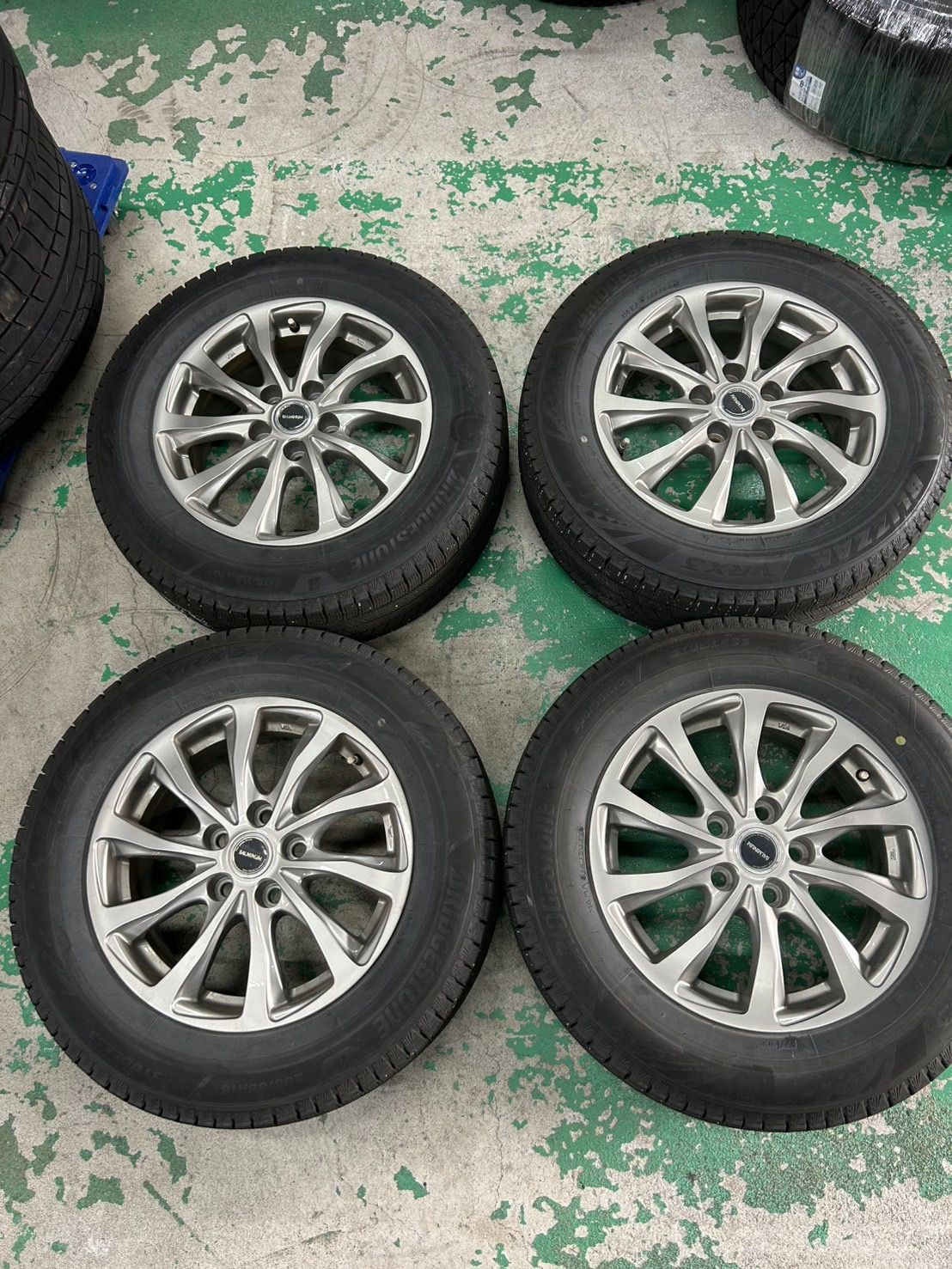 VRX3 255/40R20 285/35R20 4本 21年製 バリ溝 VRX3 255/40R20 285/35R20 4本 21年製 バリ溝 - メルカリ
