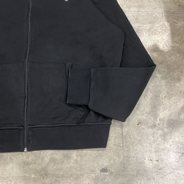 ジップパーカー