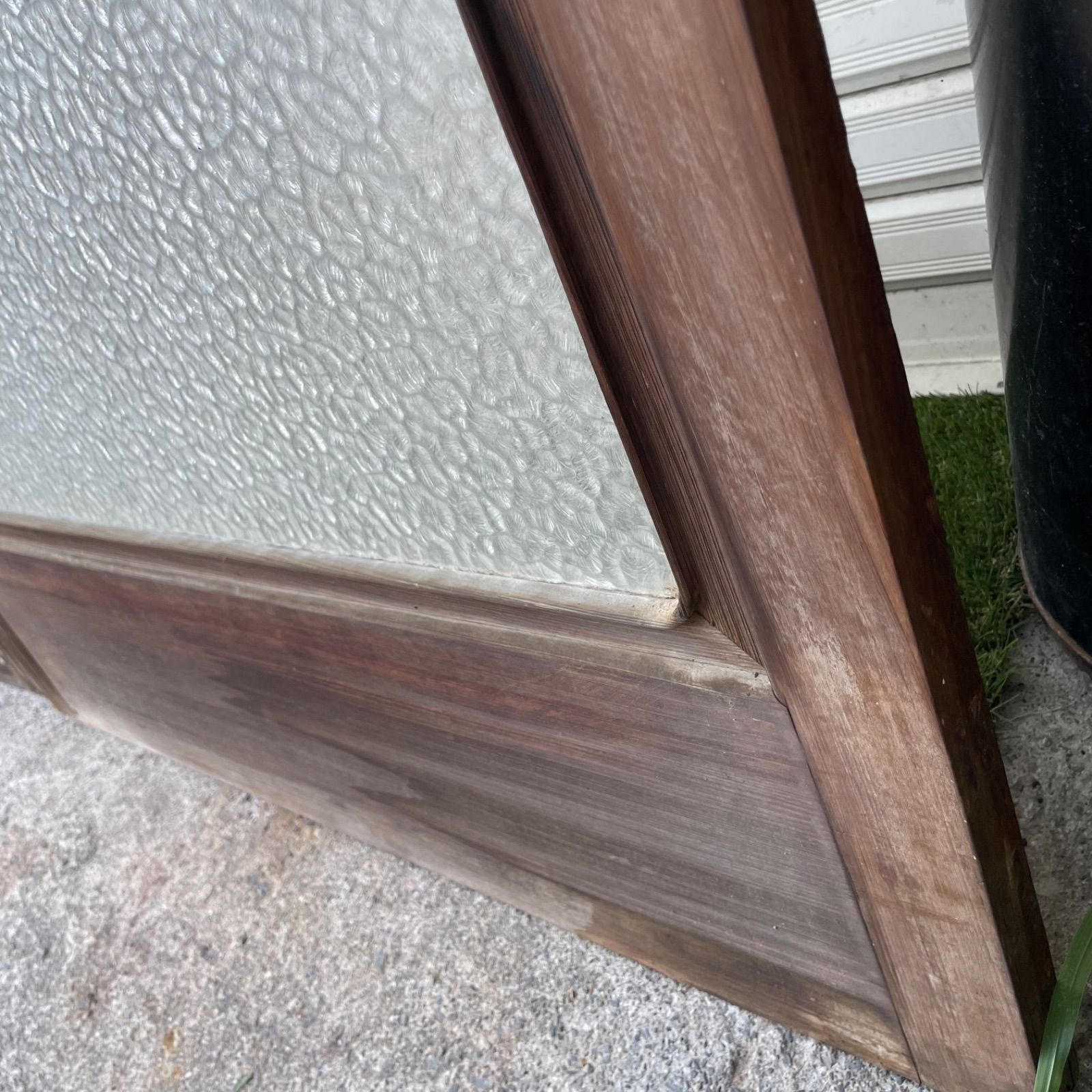 横幅89cm×奥行き3cm×高さ182cm 刷りガラス