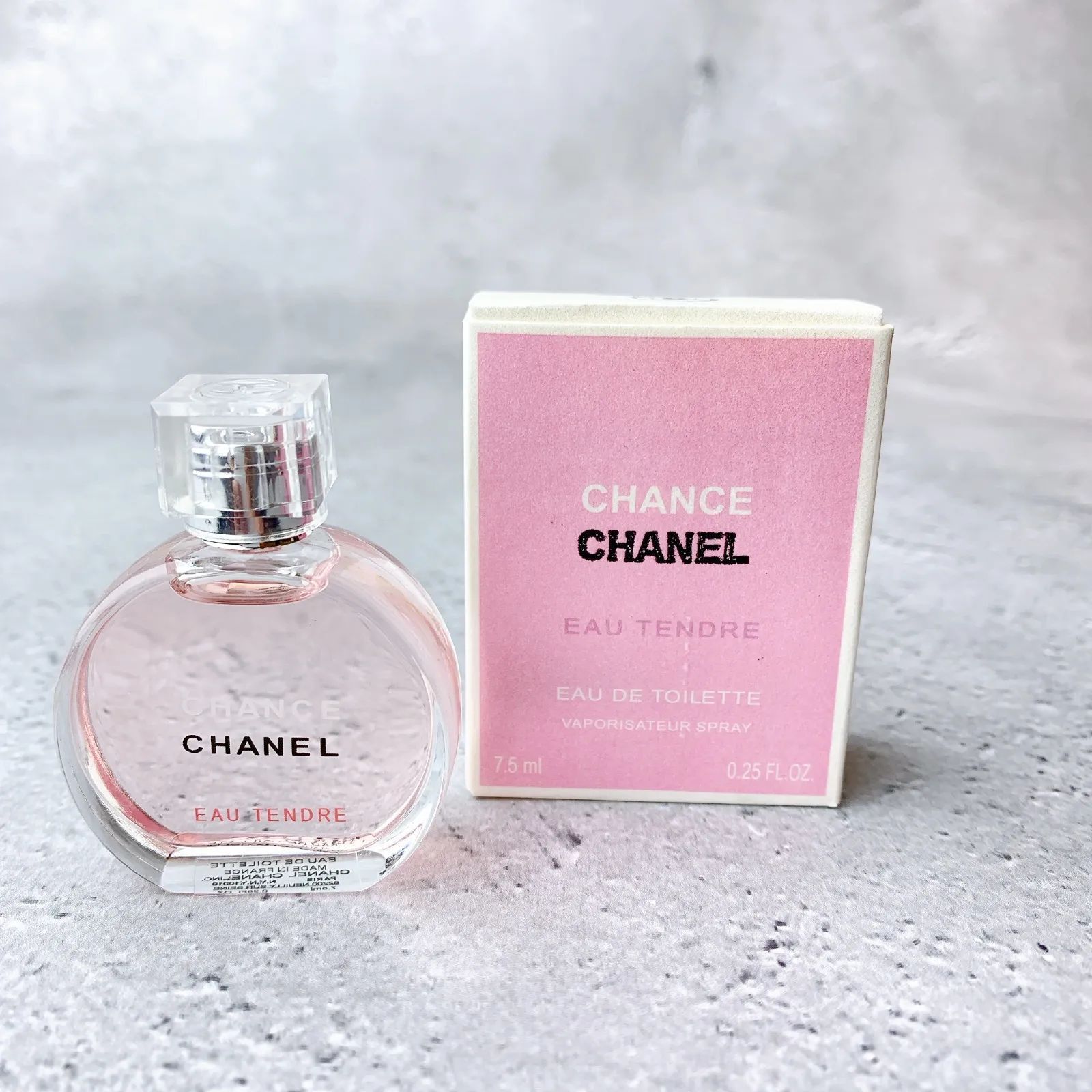 chanel 香水 メルカリ