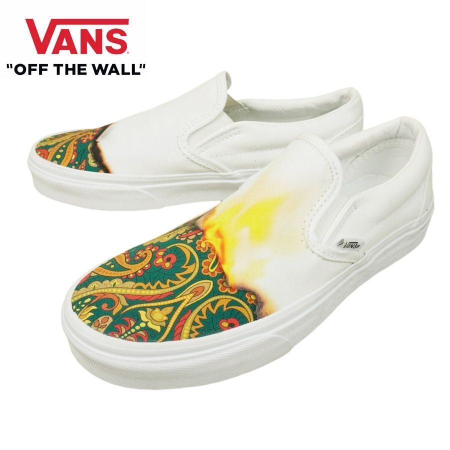 ヴァンズ バンズ VANS 箱なし CLASSIC SLIP ON スリッポン スリップオン BIG REVEAL TRWHT|PAISLEY ビッグリビール トゥルーホワイト|ペイズリー 白 バンダナ 炎 だまし絵 スニーカー 靴 紐無し